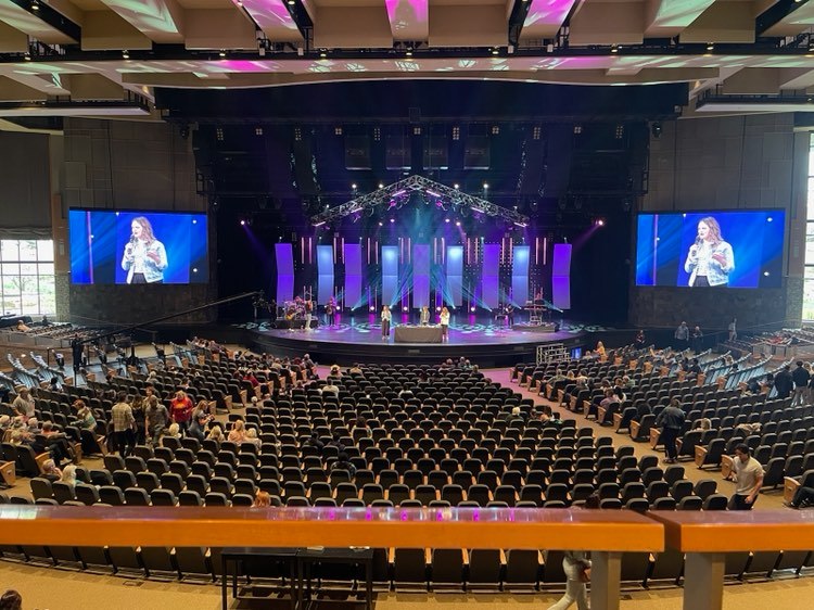 Attendance was sparse less than a minute before the beginning of the 11:15 a.m. service on Mother's Day, May 8, at the 7,200-seat auditorium at Willow Creek's flagship campus in South Barrington, Illinois. (Courtesy photo)