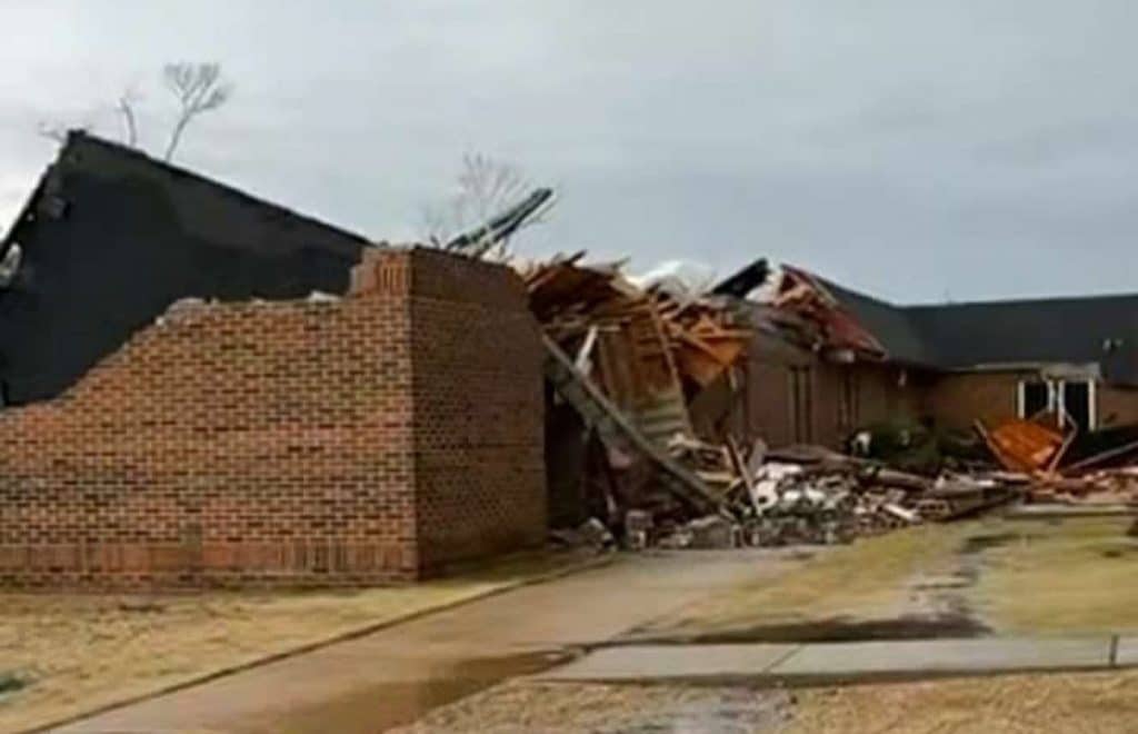 crosspoint church tornadoes deadly
