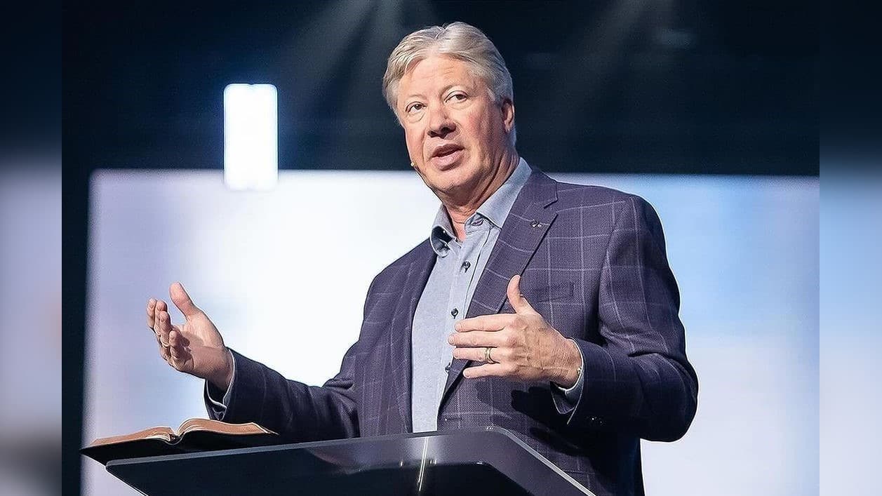 Robert Morris Resigns as Overseer at AL Megachurch, Following Abuse  Allegations