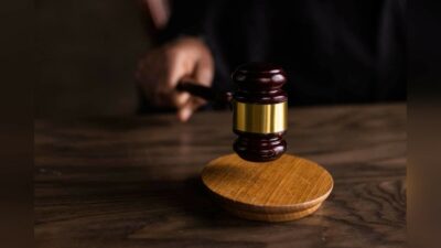 gavel judge settle court case