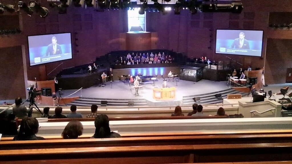 pew pews SBC southern baptists megachurch