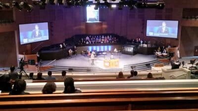 pew pews SBC southern baptists megachurch
